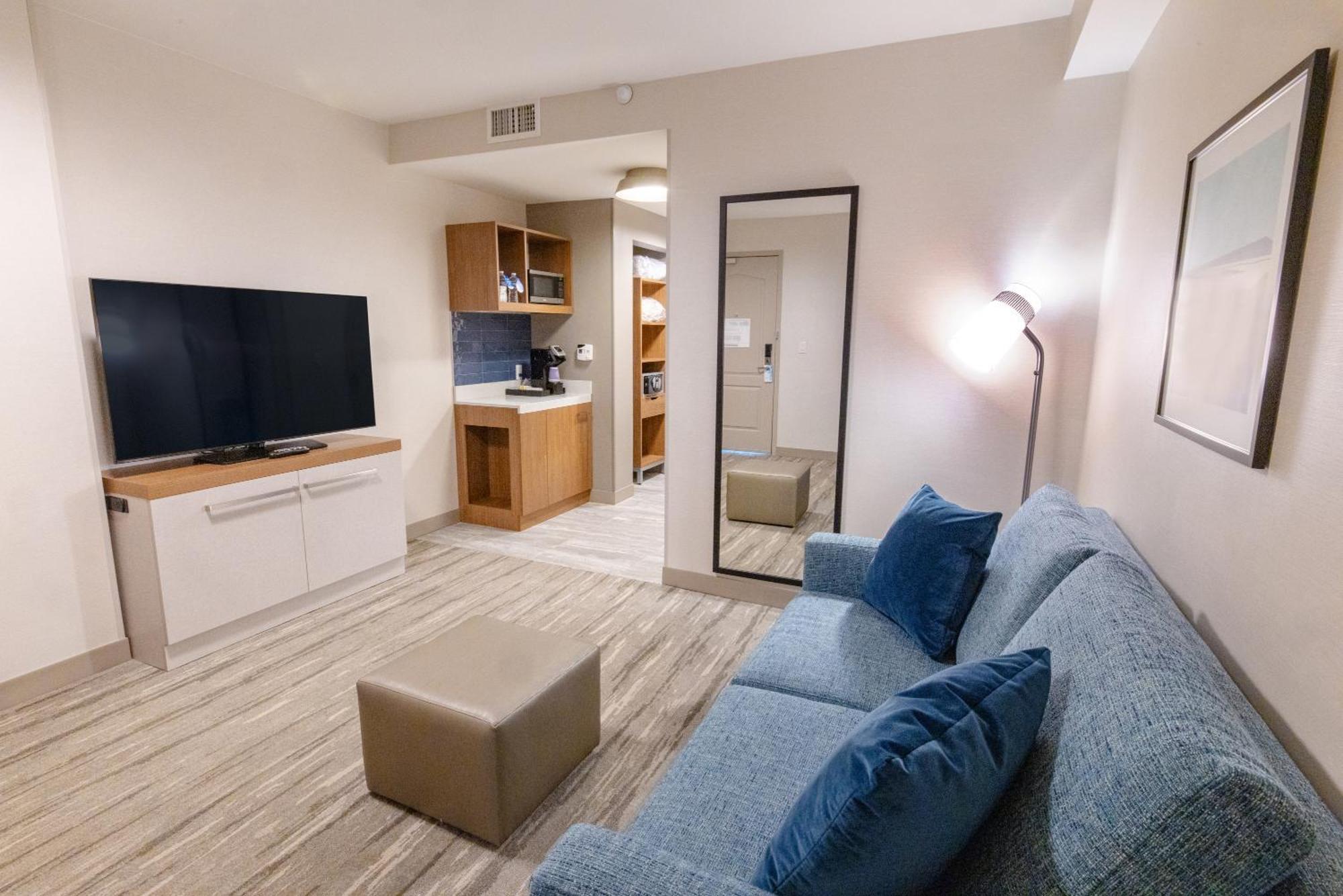 Hilton Garden Inn Lakewood Buitenkant foto