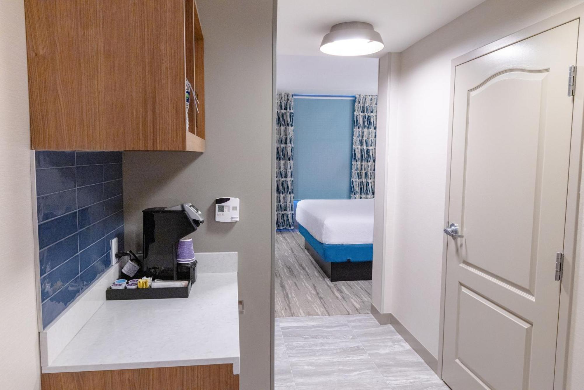 Hilton Garden Inn Lakewood Buitenkant foto