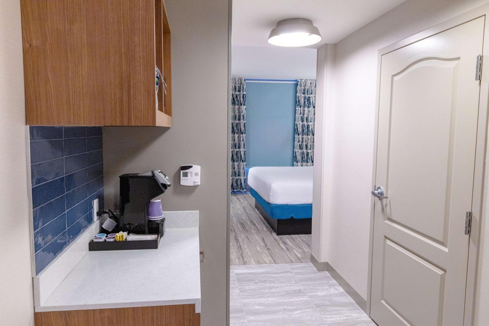 Hilton Garden Inn Lakewood Buitenkant foto